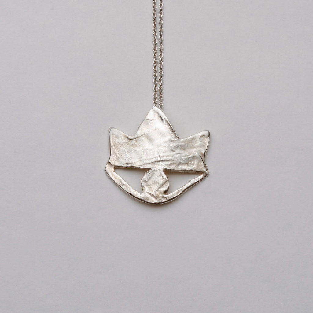 CROWN EYES NECKLACE