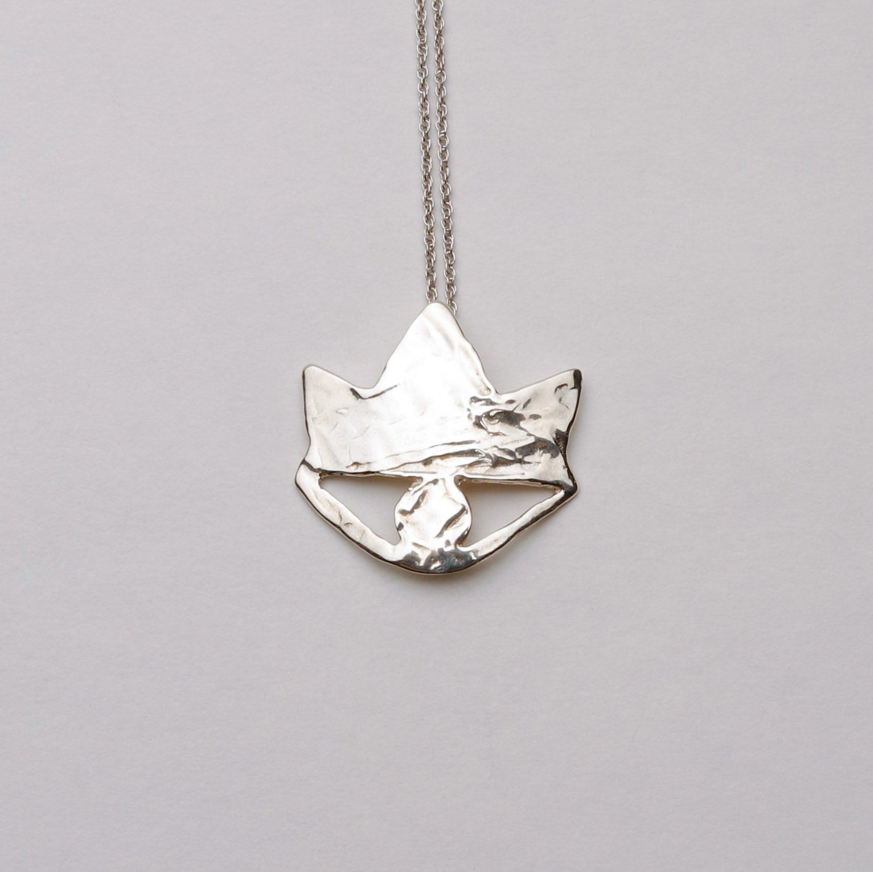CROWN EYES NECKLACE