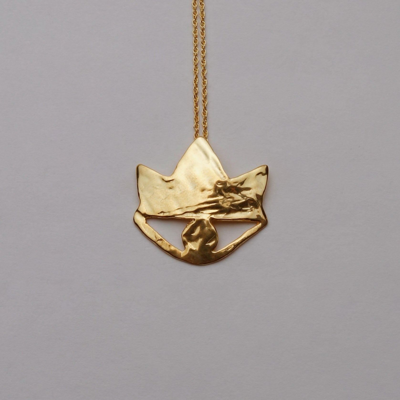 CROWN EYES NECKLACE