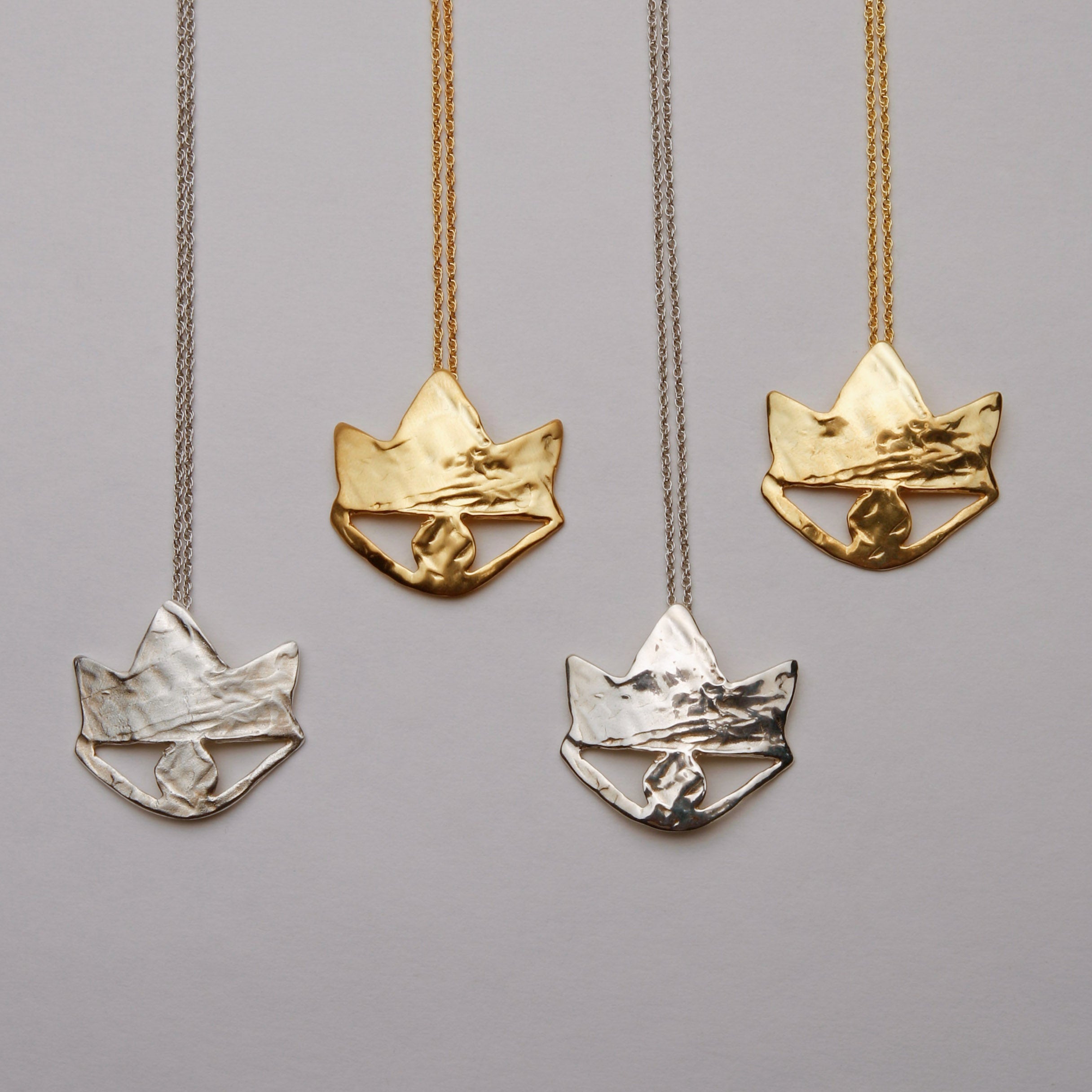CROWN EYES NECKLACE
