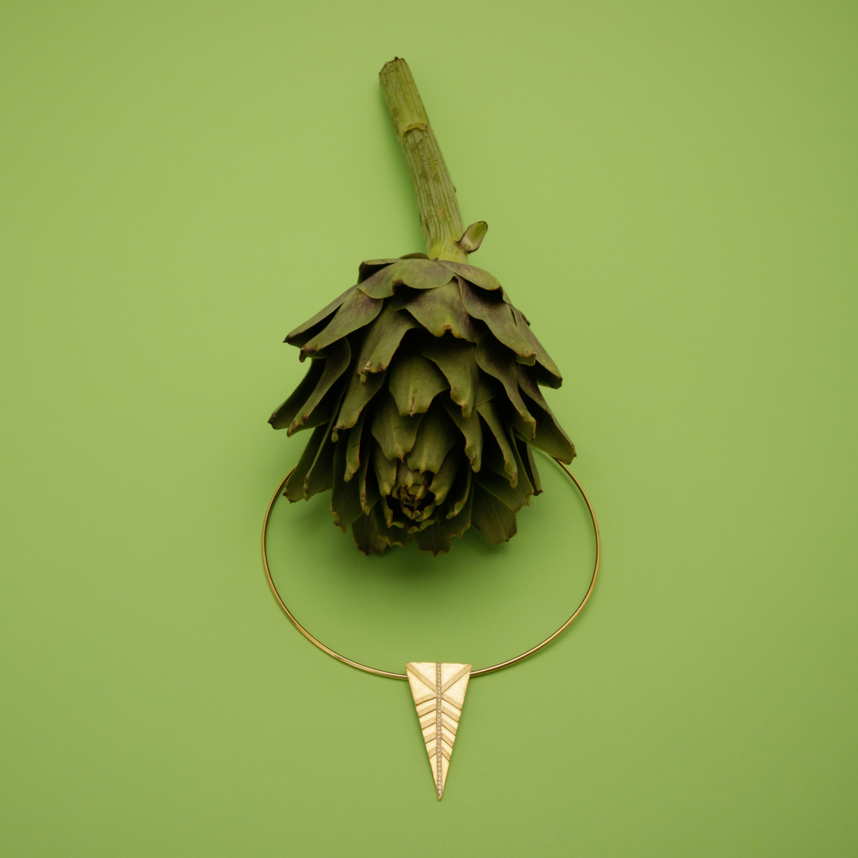 TINIAN ARROW CHOKER WITH ZIRCONS