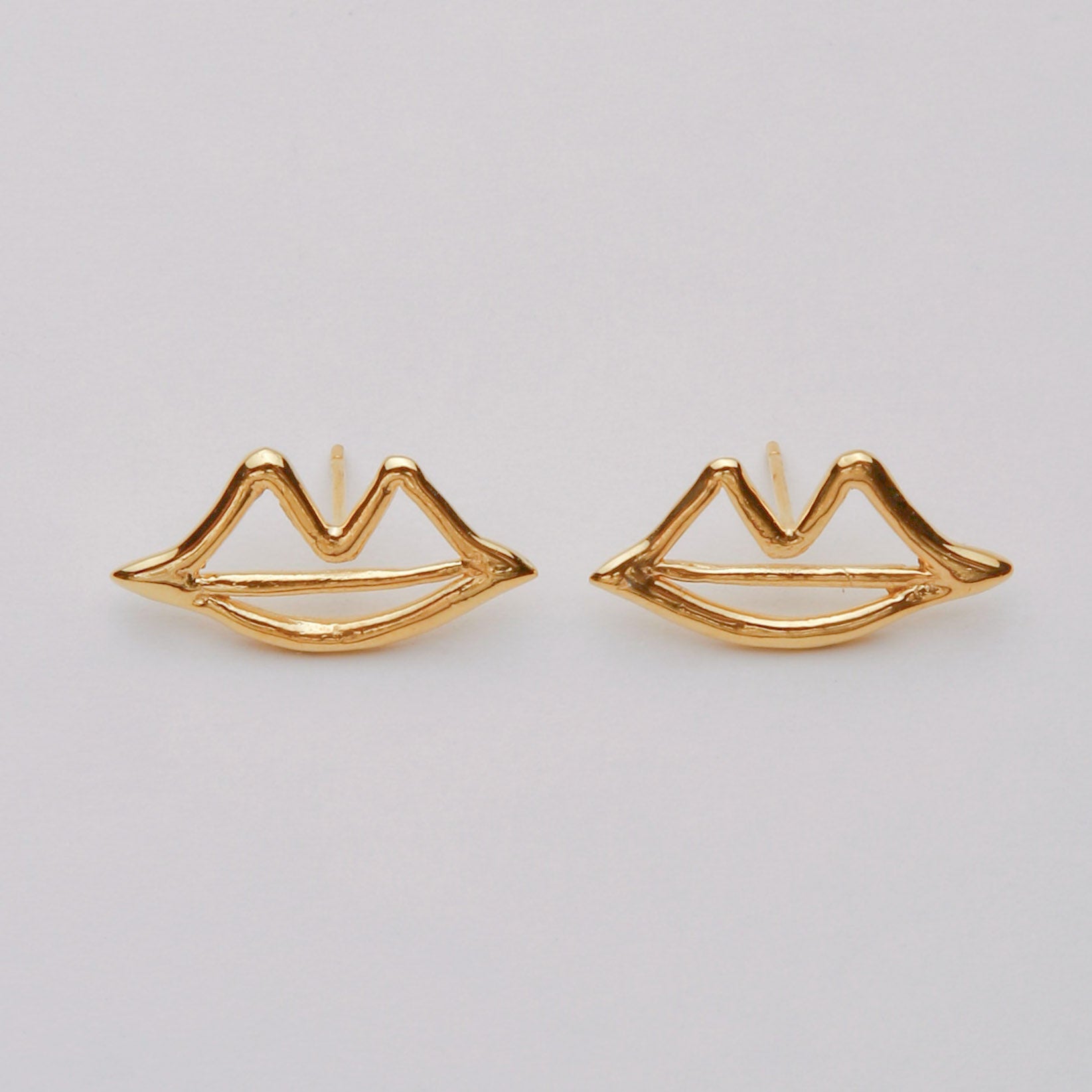 MOUTH OUTLINE EARRINGS