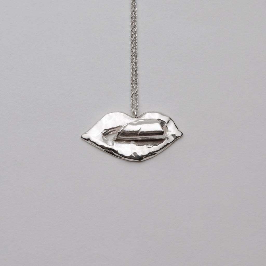 TONGUE NECKLACE