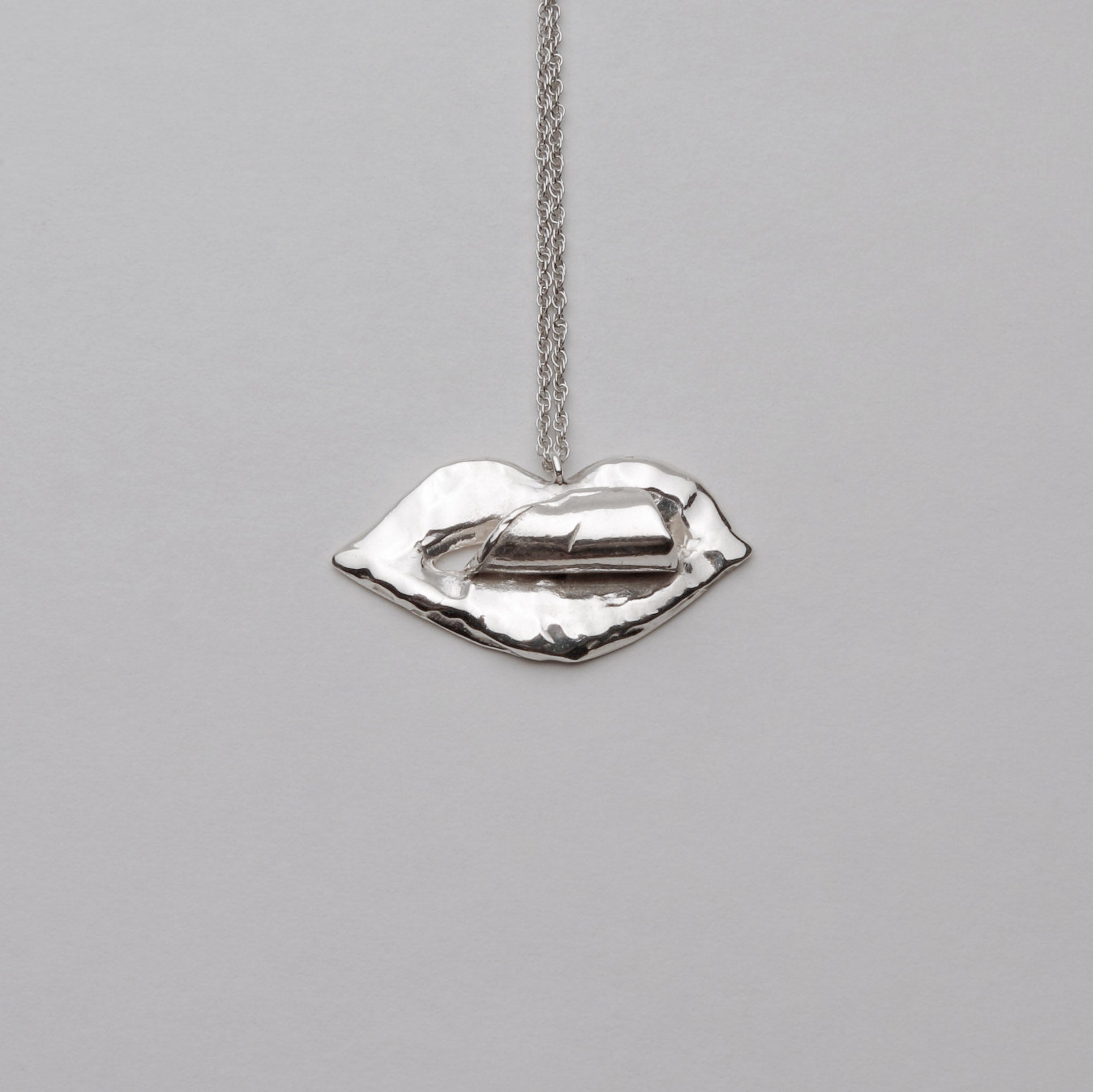 TONGUE NECKLACE