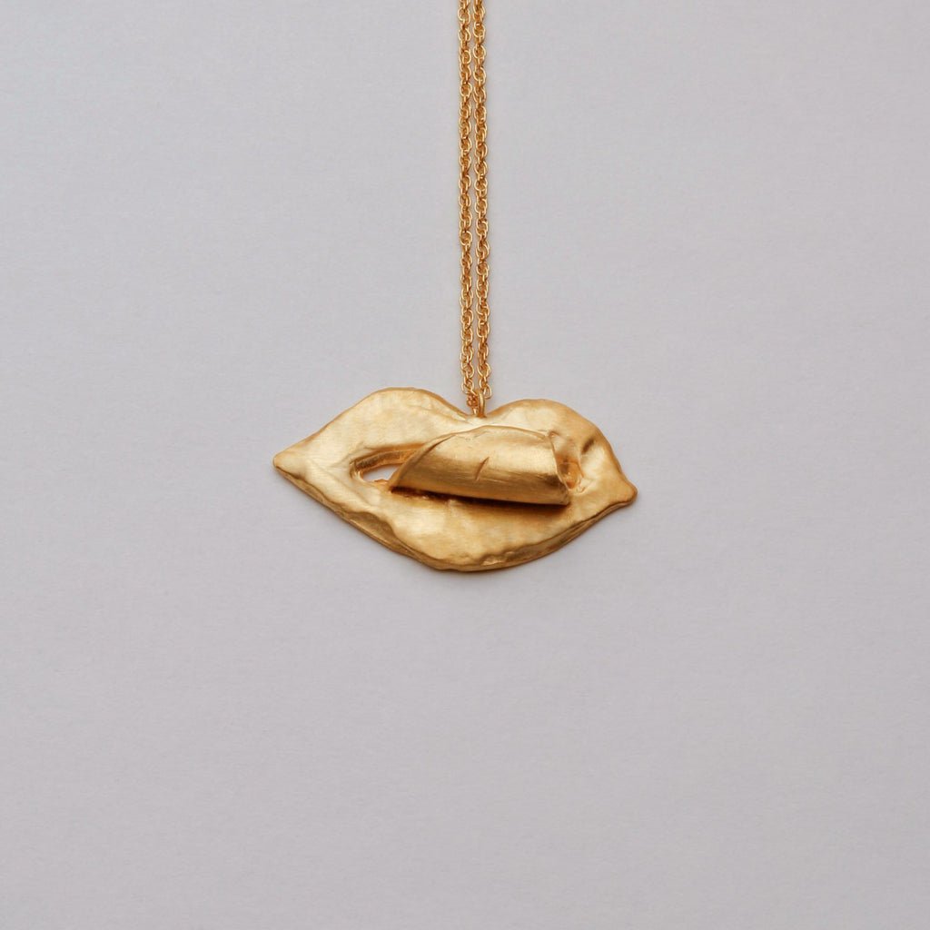 TONGUE NECKLACE