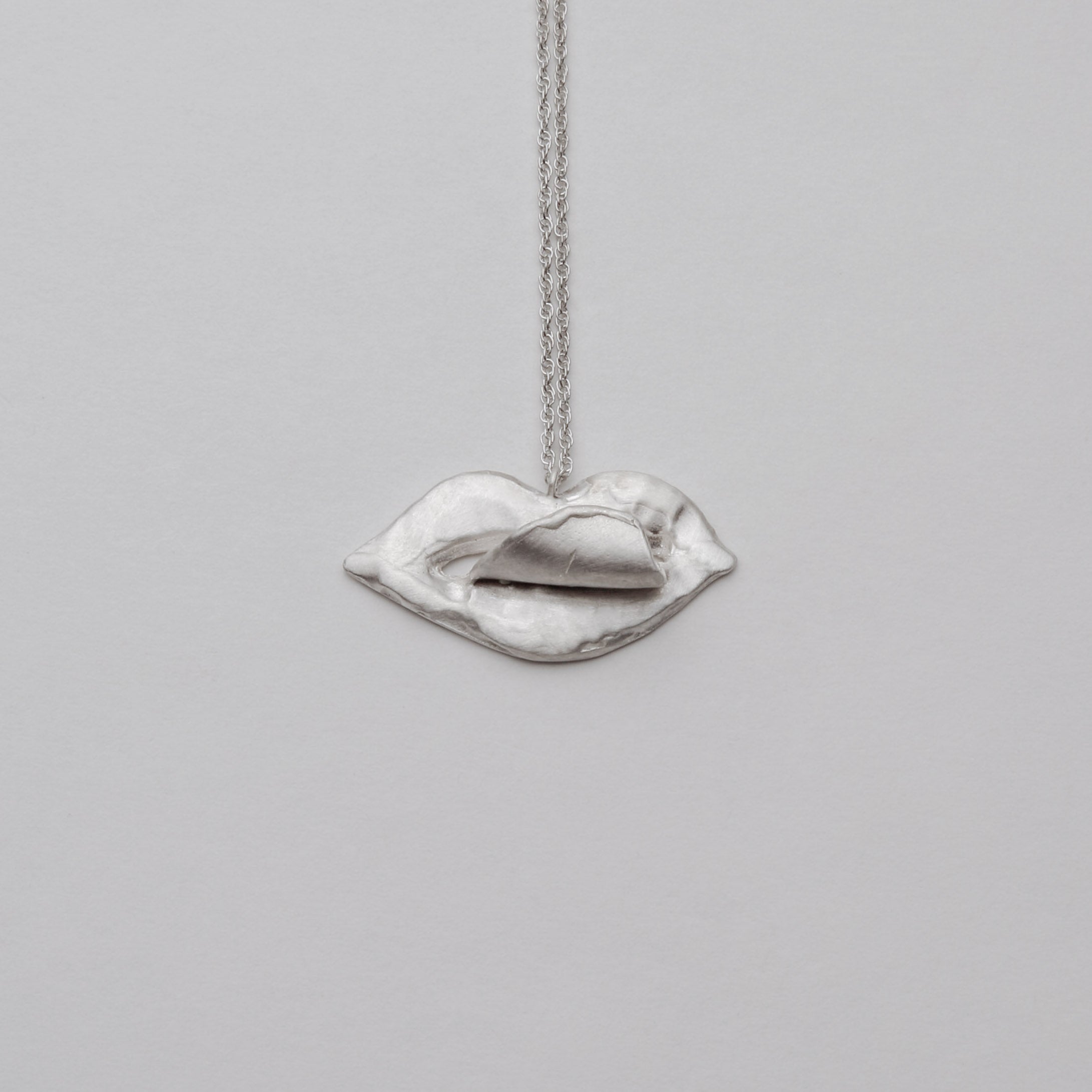 TONGUE NECKLACE