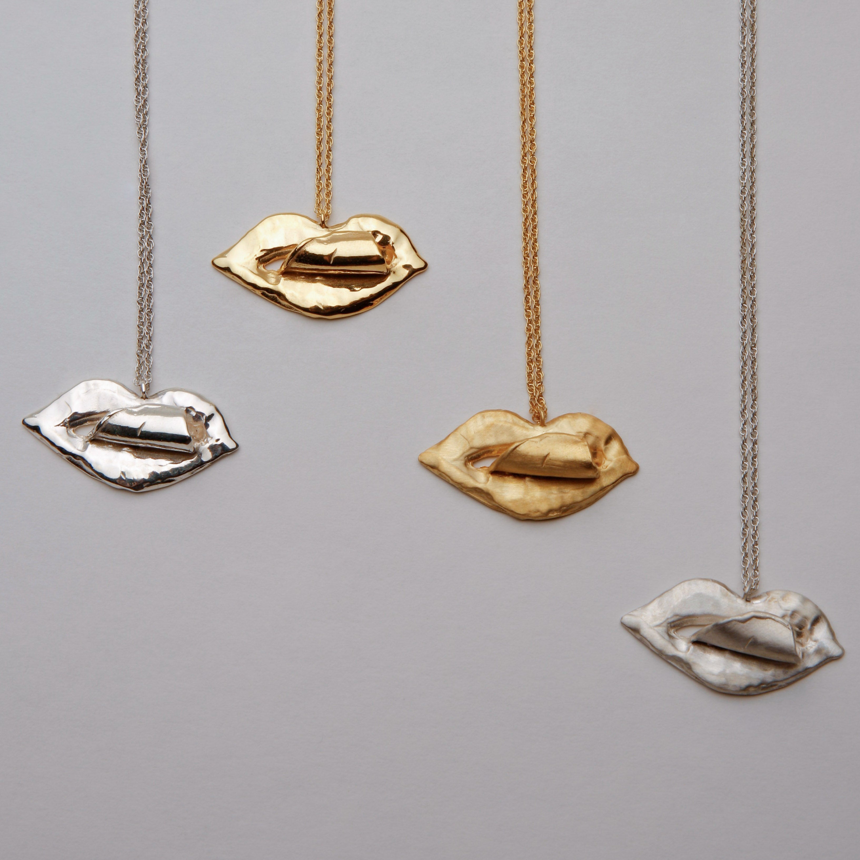 TONGUE NECKLACE
