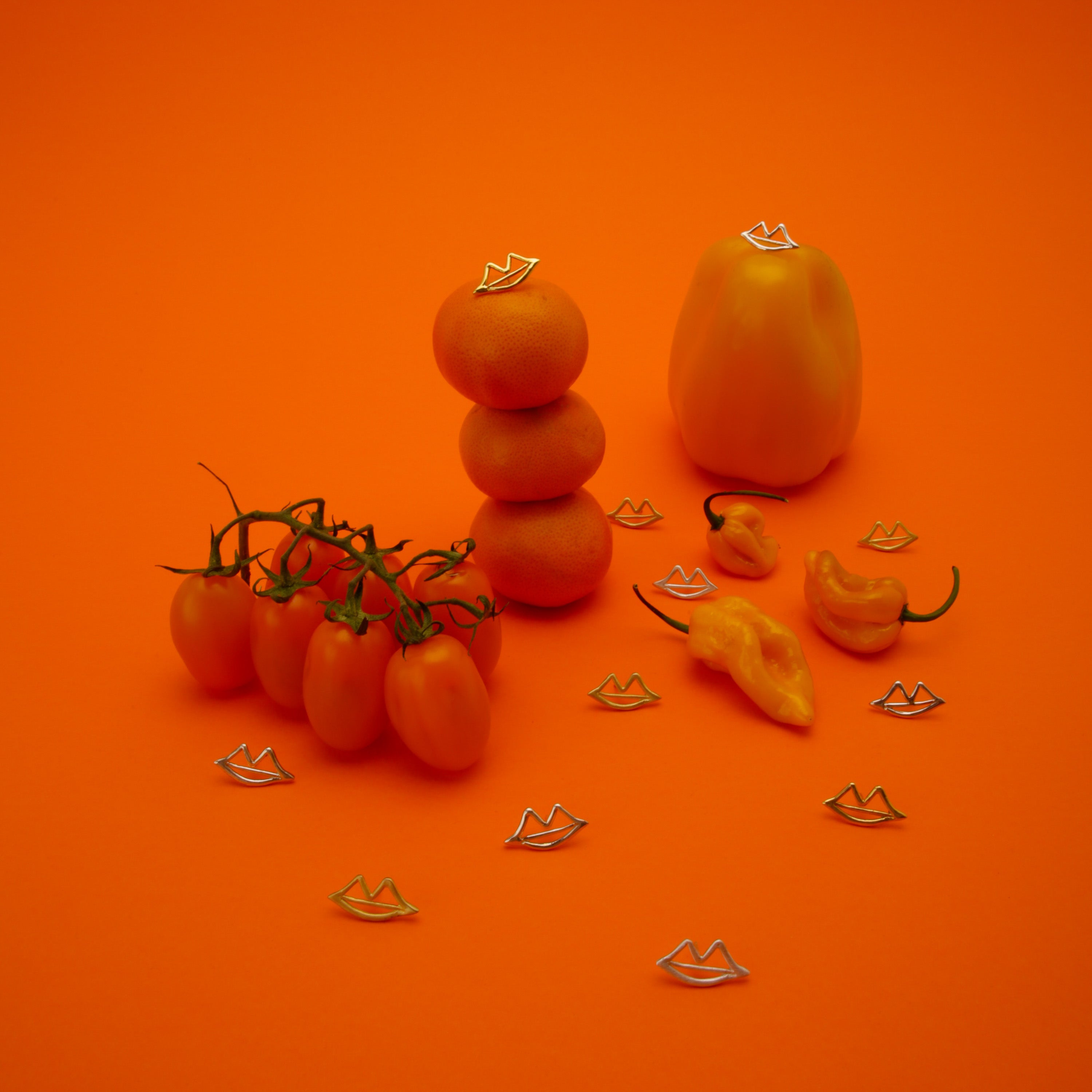 MOUTH OUTLINE EARRINGS