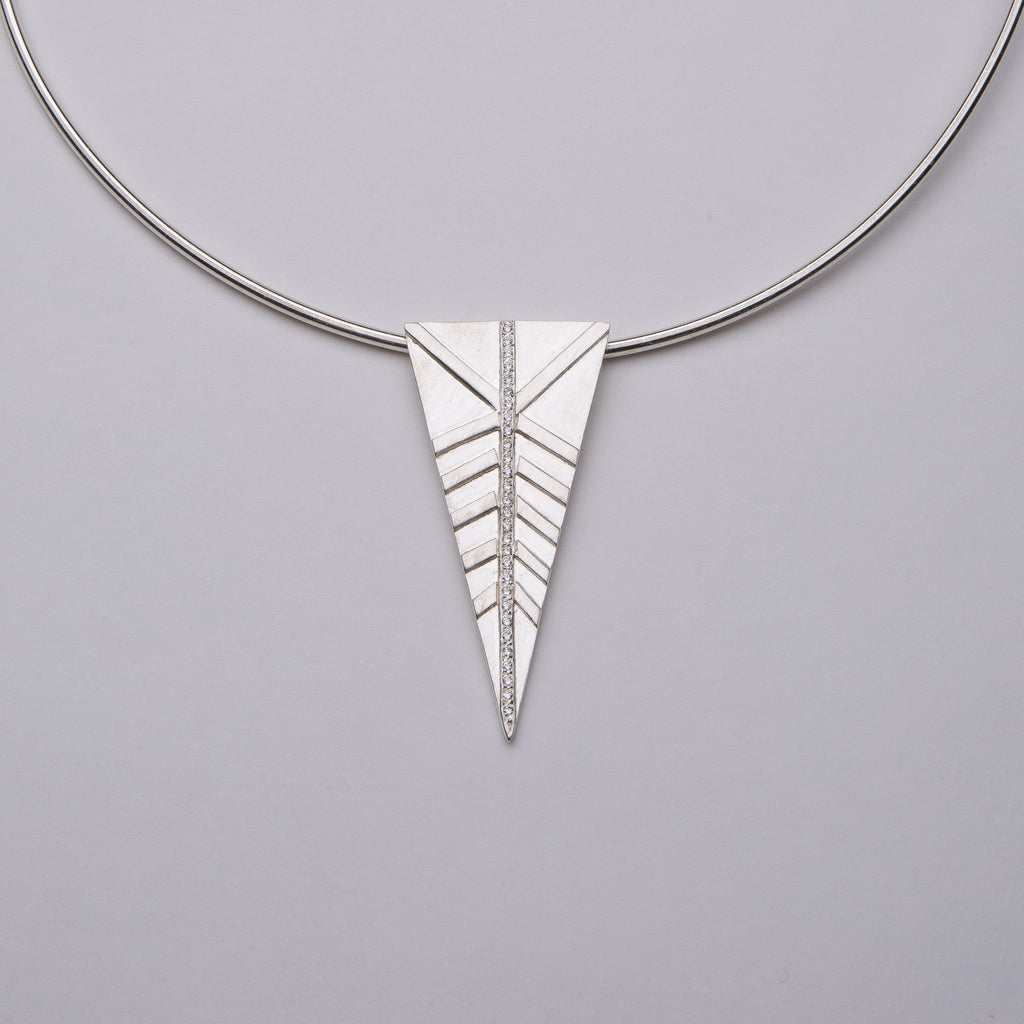 TINIAN ARROW CHOKER WITH ZIRCONS