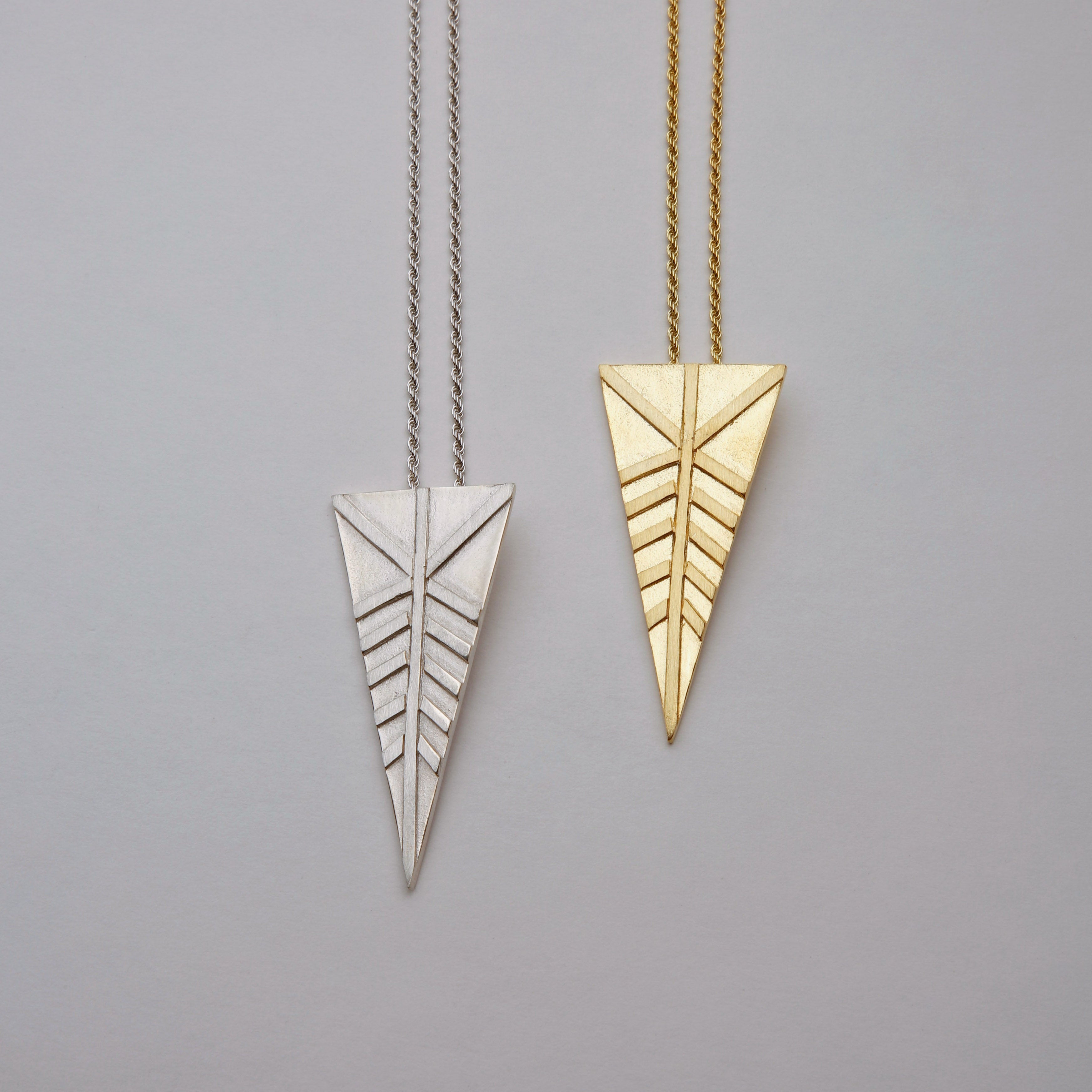 TINIAN ARROW NECKLACE
