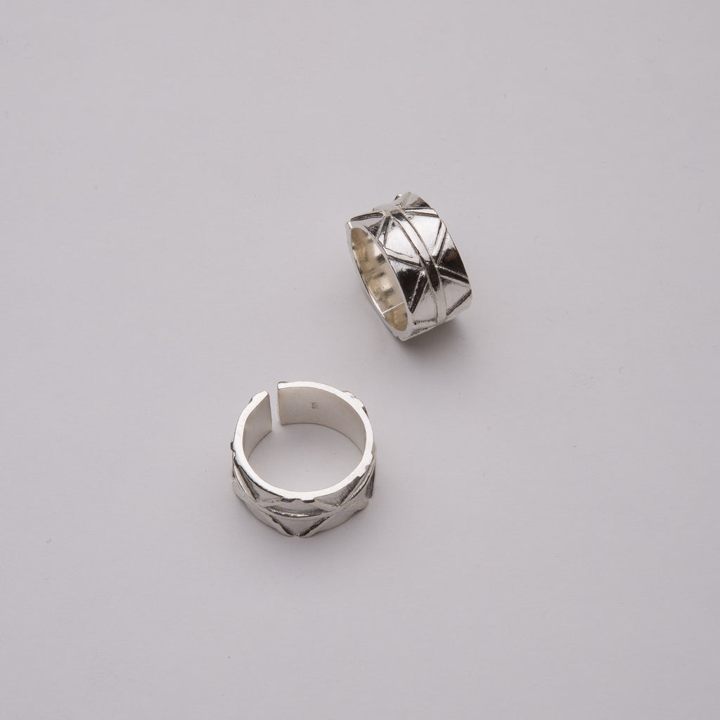 BAND X RING