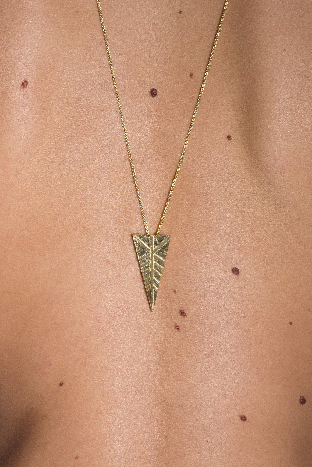 TINIAN ARROW NECKLACE