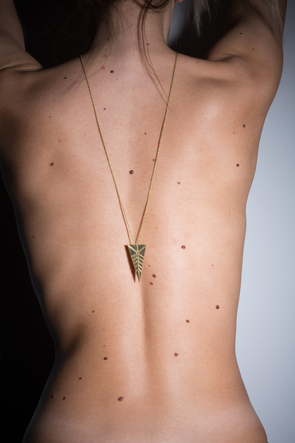 TINIAN ARROW NECKLACE