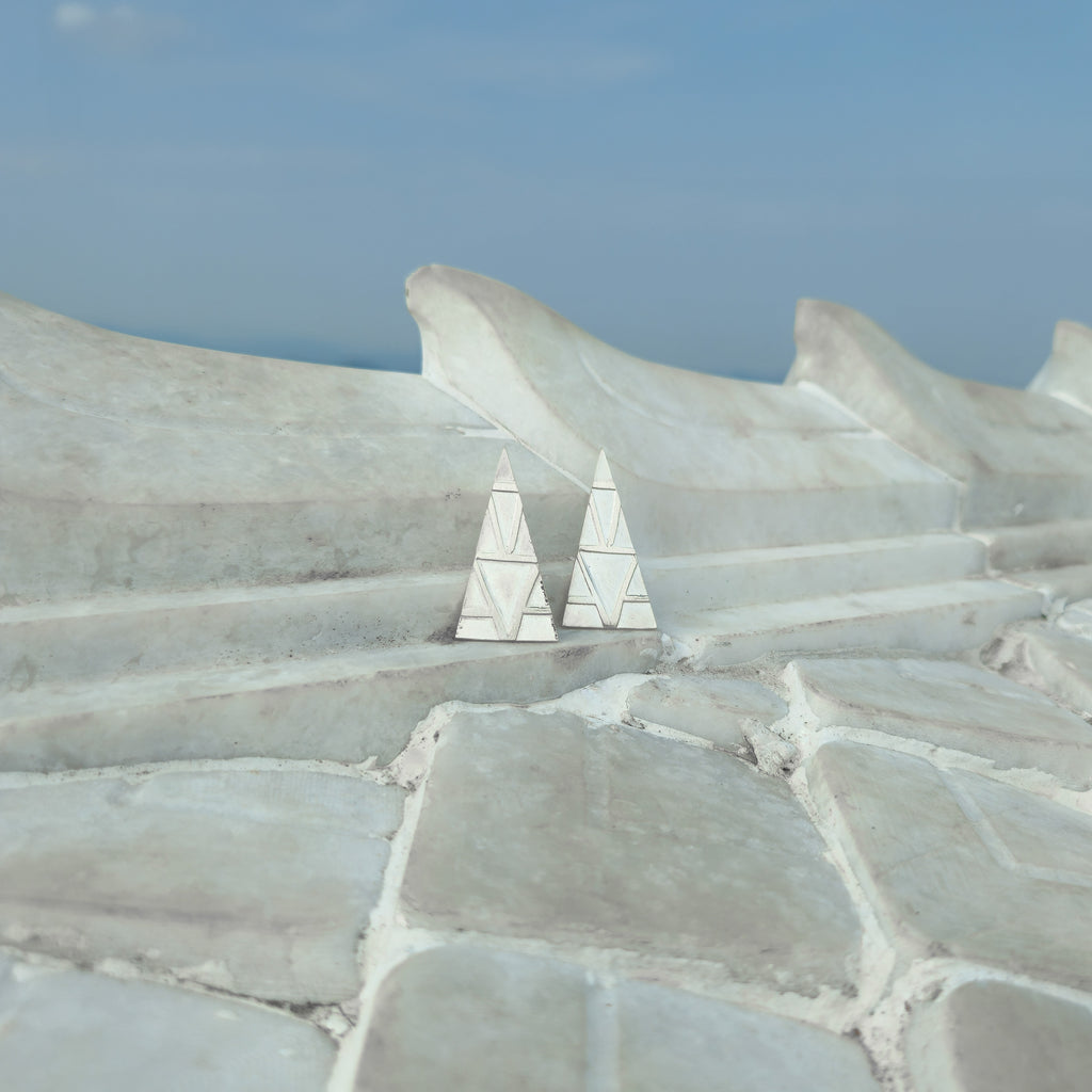 NEST TRIANGLES EARRINGS