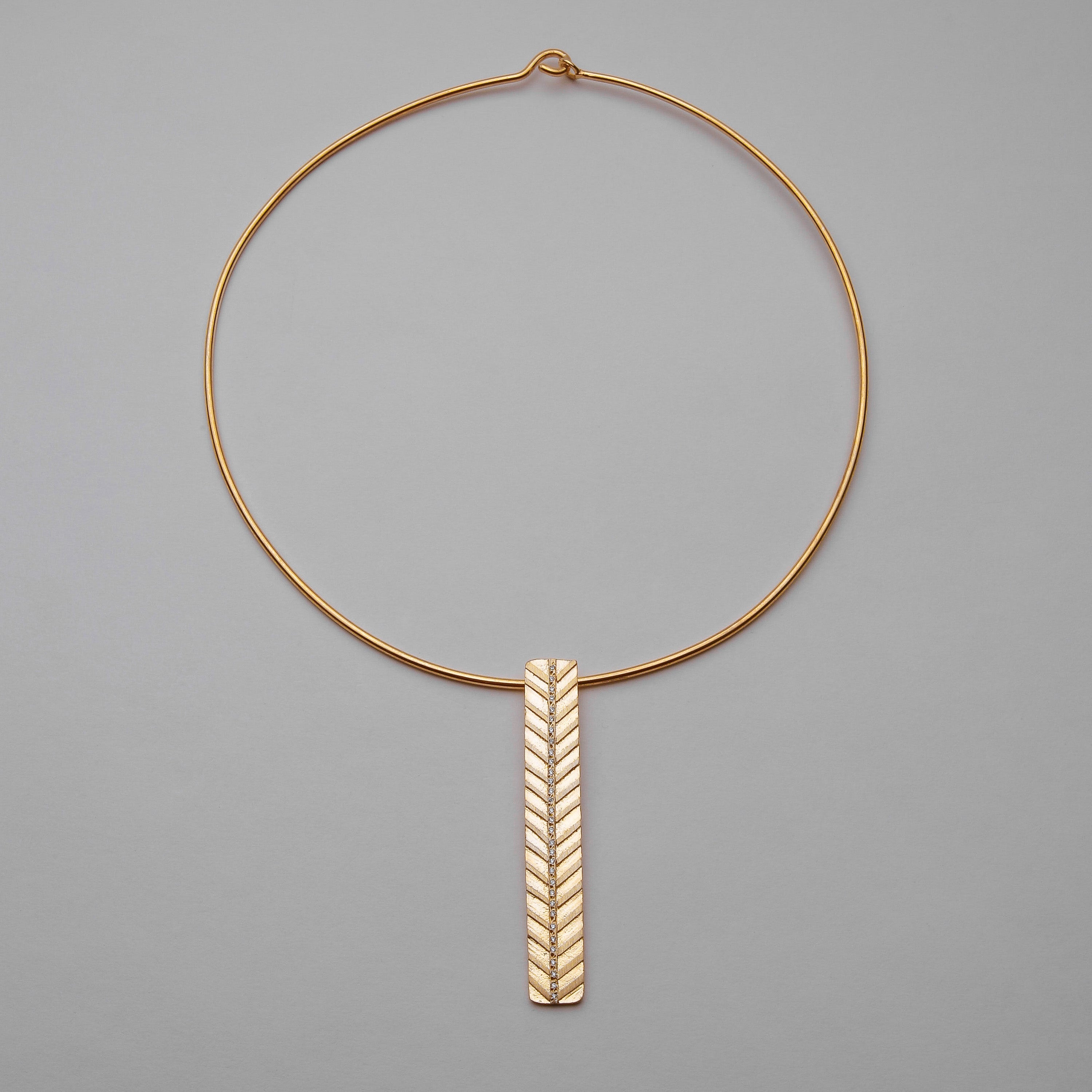 FISHBONE CHOCKER WITH ZIRCONS