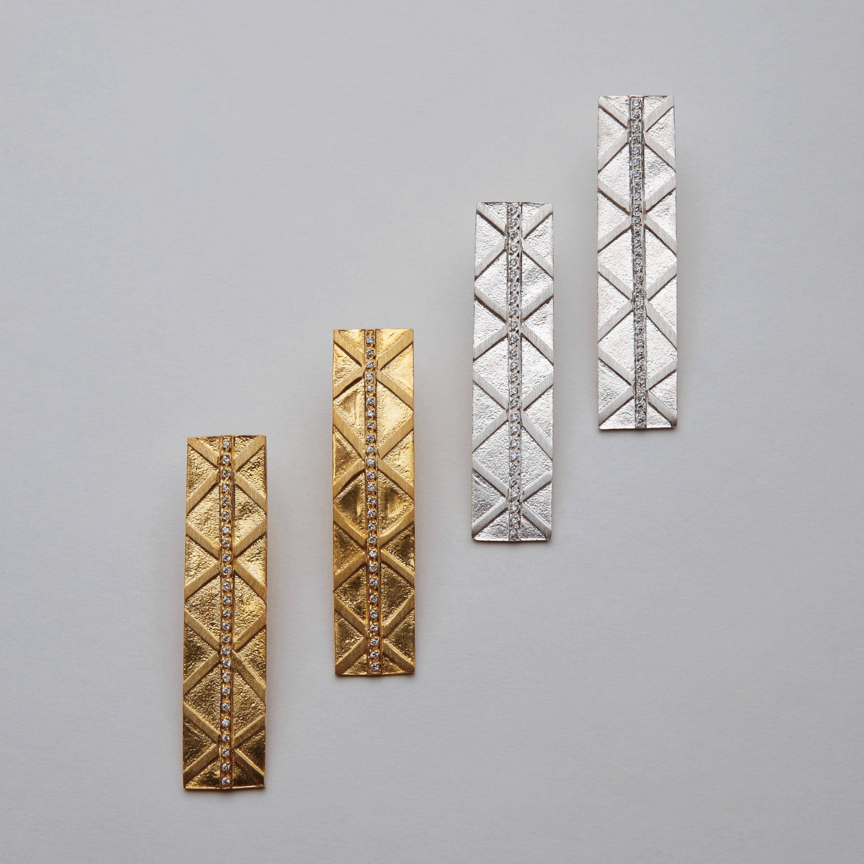 SPINE EARRINGS WITH ZIRCONS
