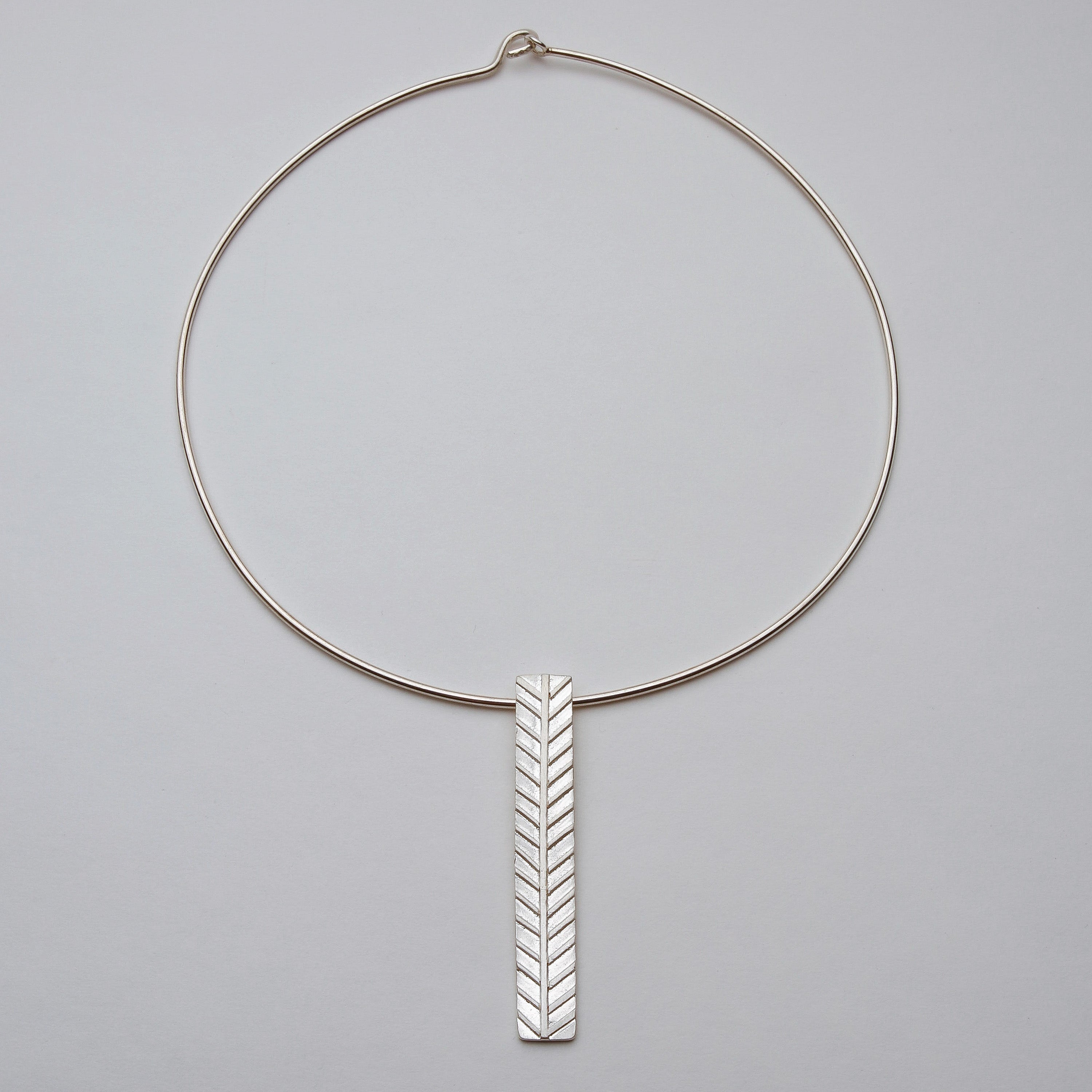 FISHBONE CHOCKER