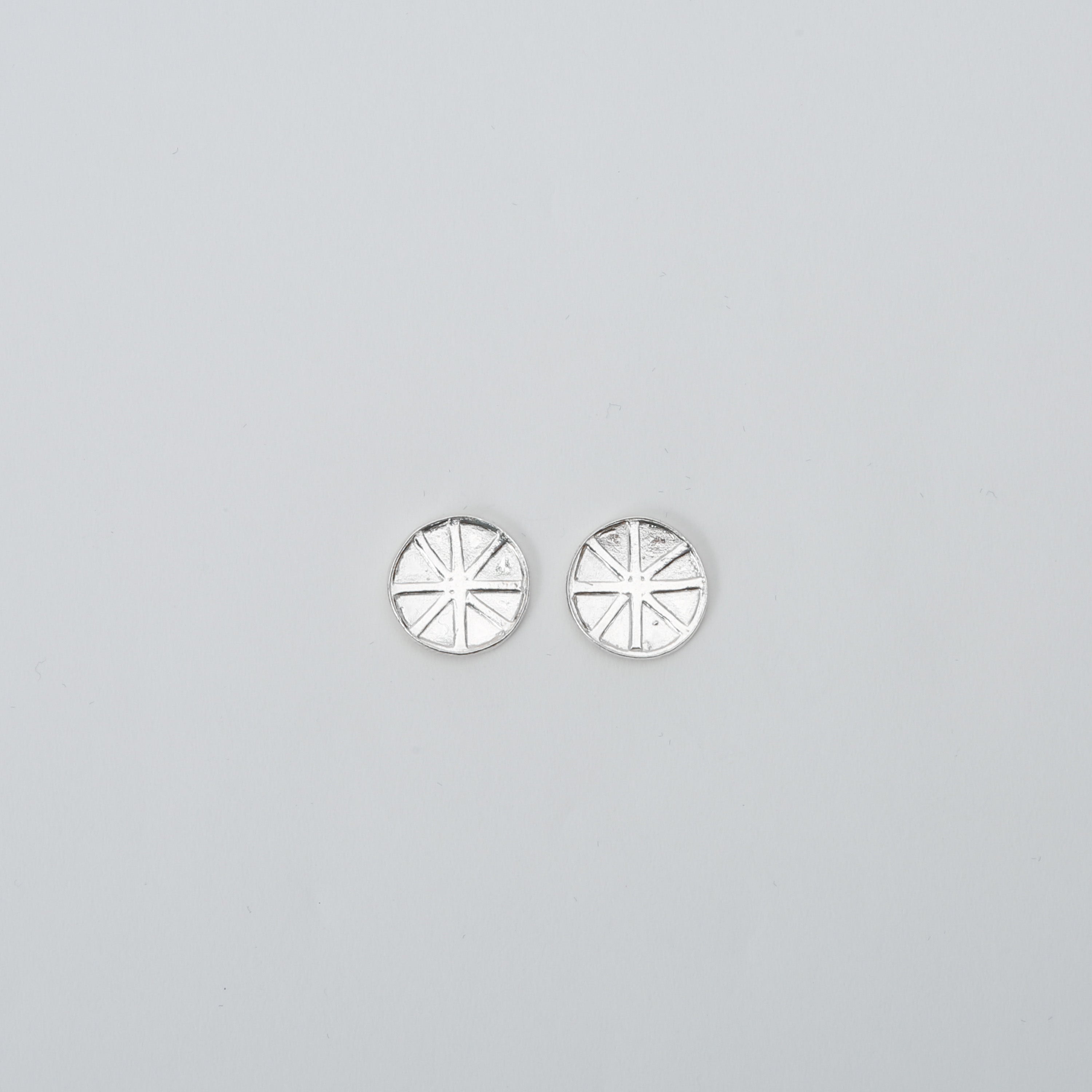 TINIAN DETAILS ROSETTES