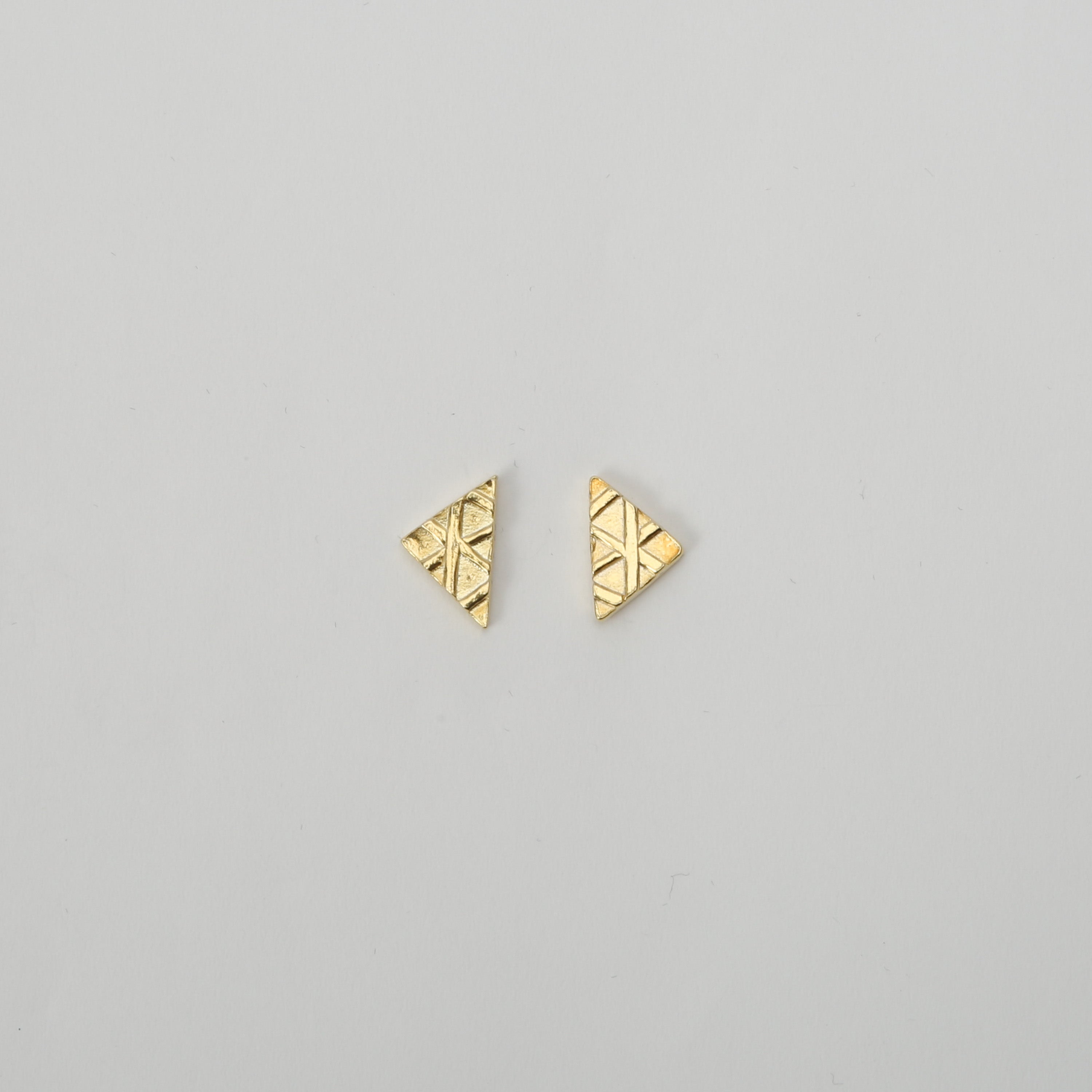 TINIAN DETAILS ARROWS